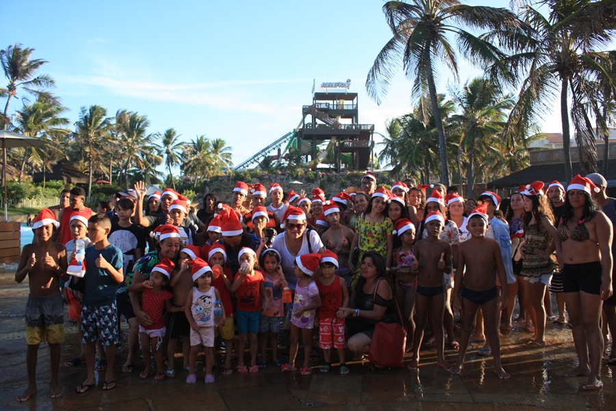 Natal Feliz: 240 crianças e adolescentes de oito instituições ganham um dia cheio de diversão